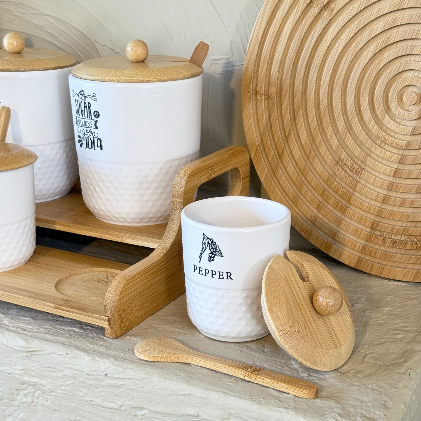 Tutku Bambu Standlı Kaşıklı 7 Li Baharatlık Seti KOD:TT-10