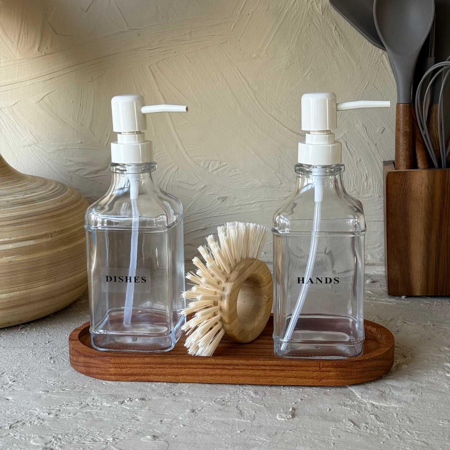 Arow Luis İkili Sıvı Sabunluk Seti Oval Ahşap Standlı Fırçalı