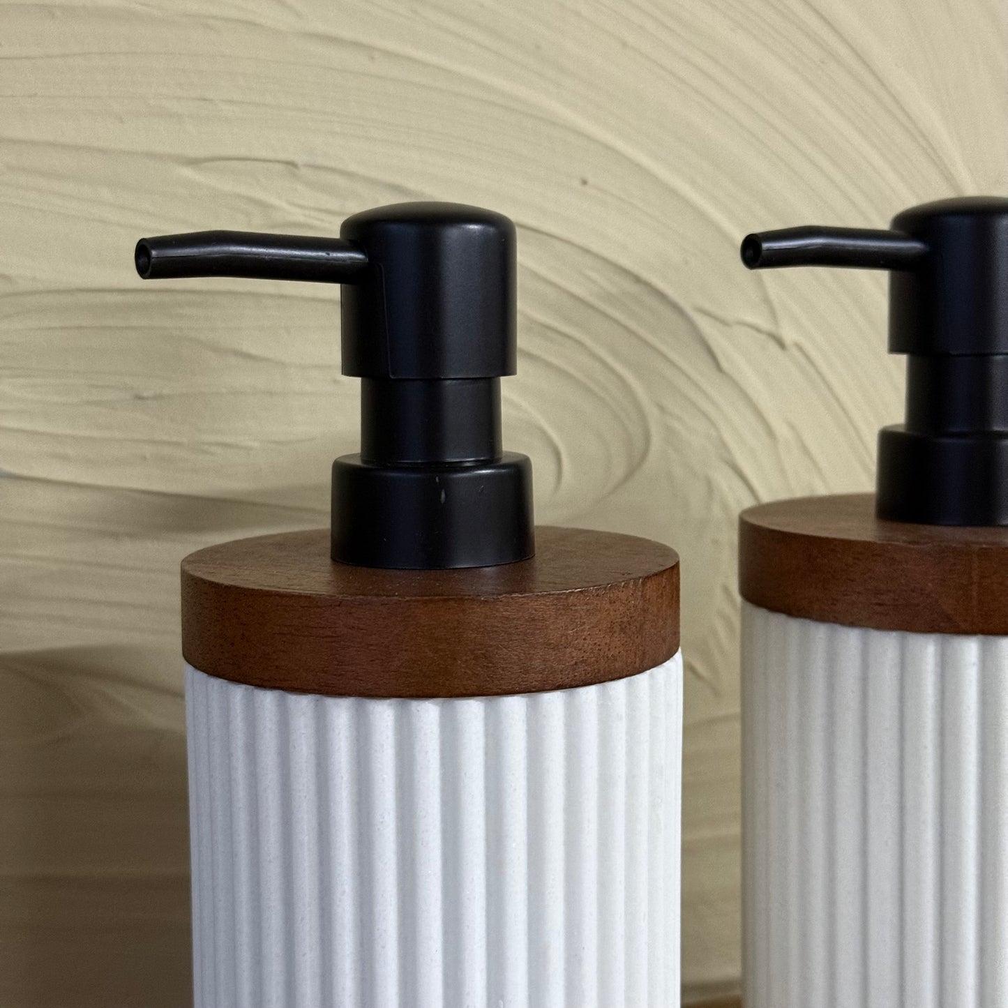 Akasya Ağacı Standlı Mermer İkili Sıvı Sabunluk Seti 3 Parça