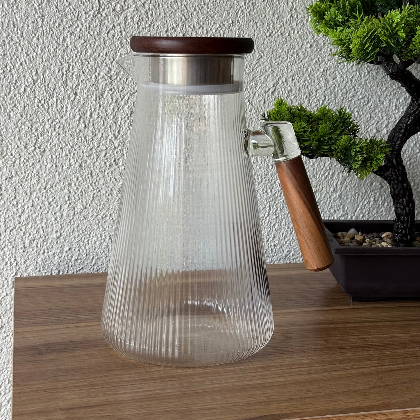 Milay Akasya Ağacı Kapaklı Çizgili Cam Sürahi 1700 ml KOD:244