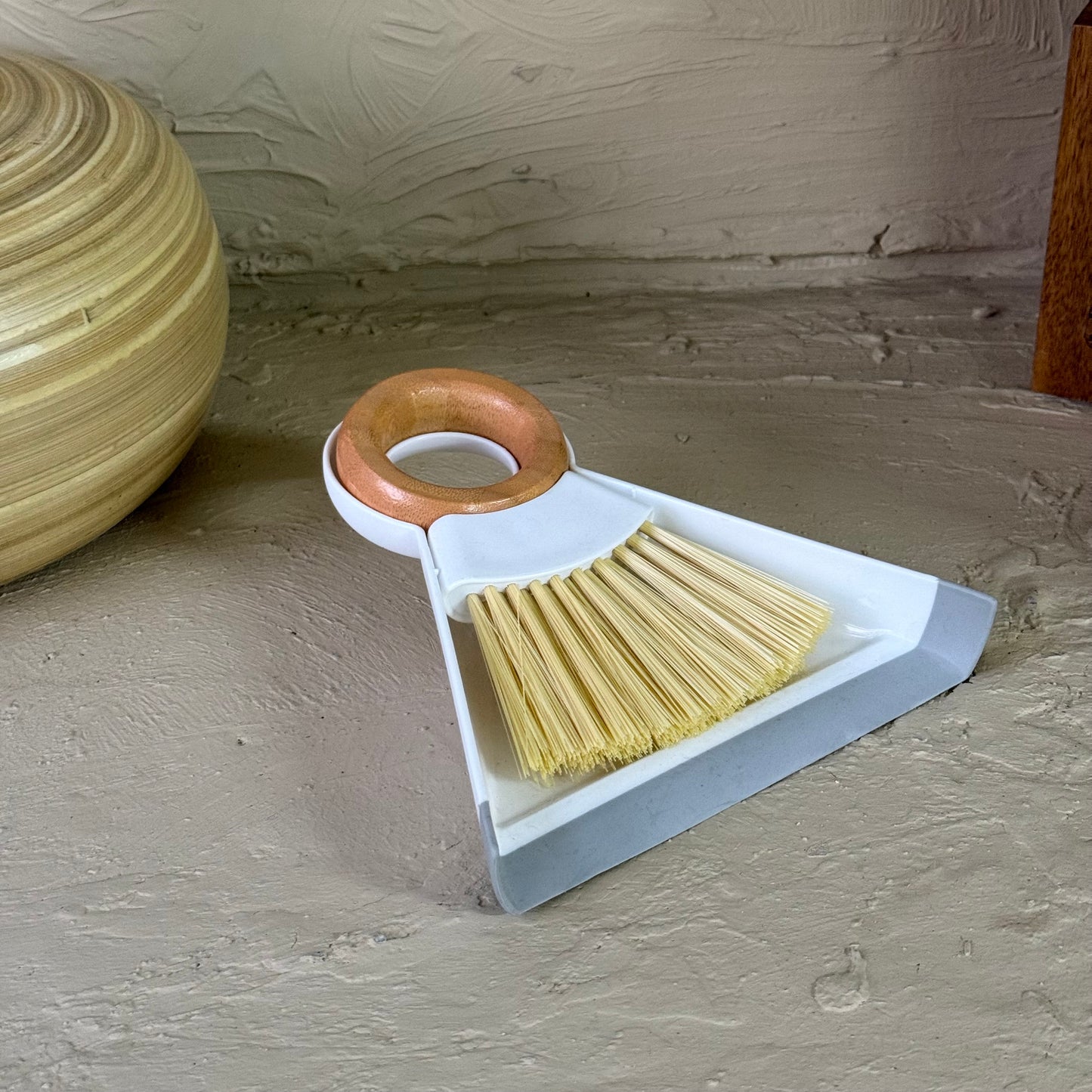 Marina Bambu Tutmalı Kırpıntı Toplayıcı Fırça Beyaz