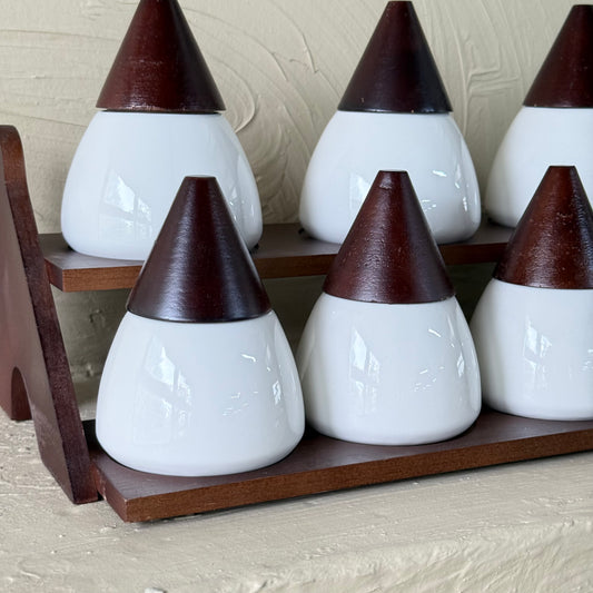 Buenos Akasya Ağacı Standlı 8 Parça Baharatlık Takımı