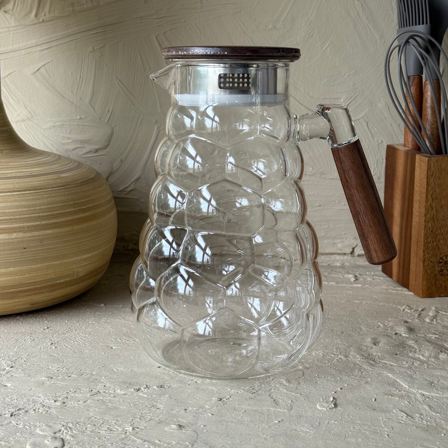 Arow Berry Borosilikat Cam Sürahi Akasya Kapaklı 1800 ml KOD:6505