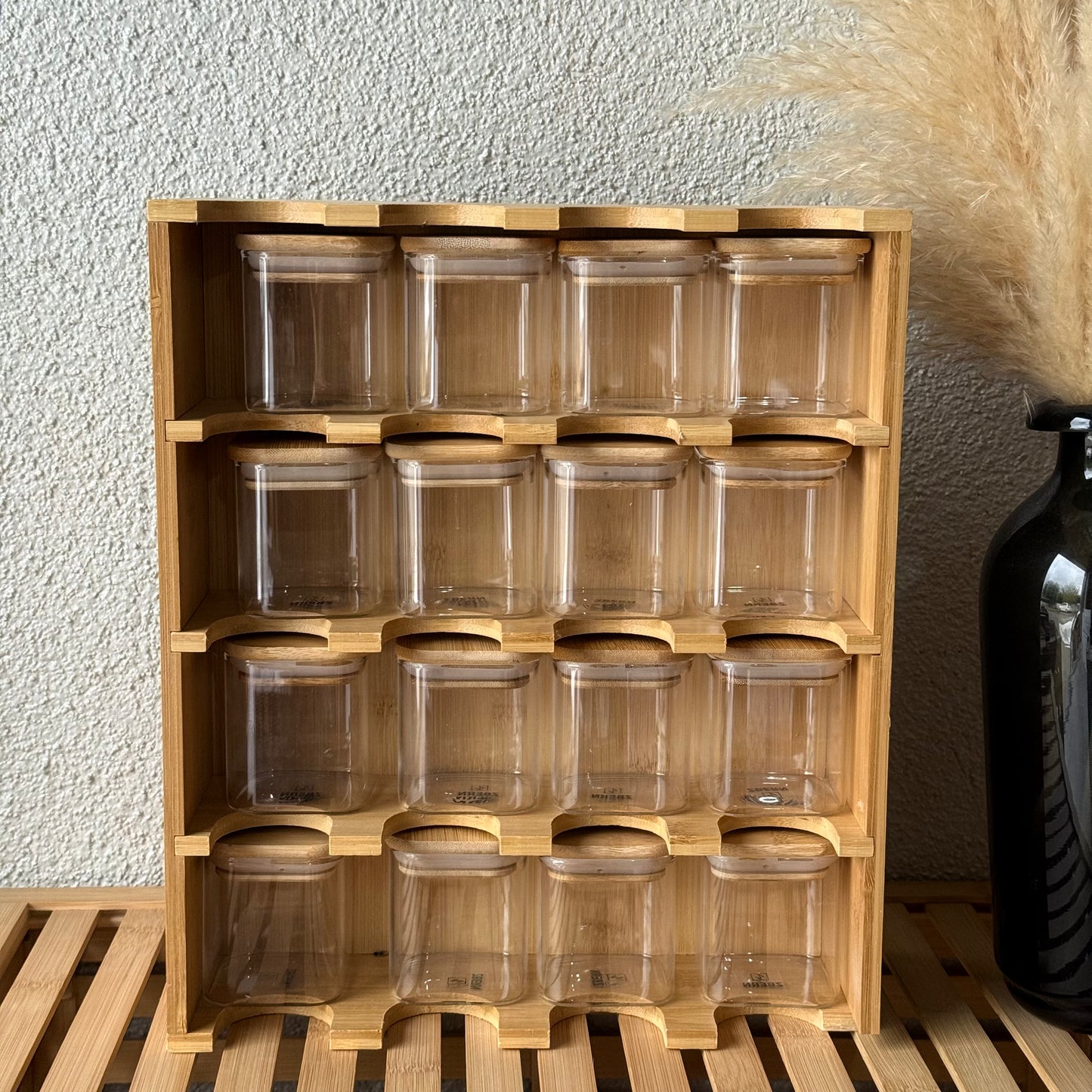 ZBERN 16 Bambu Kapaklı Kare Borosilikat Cam Baharatlık Seti Standlı 34x29x11,5 cm