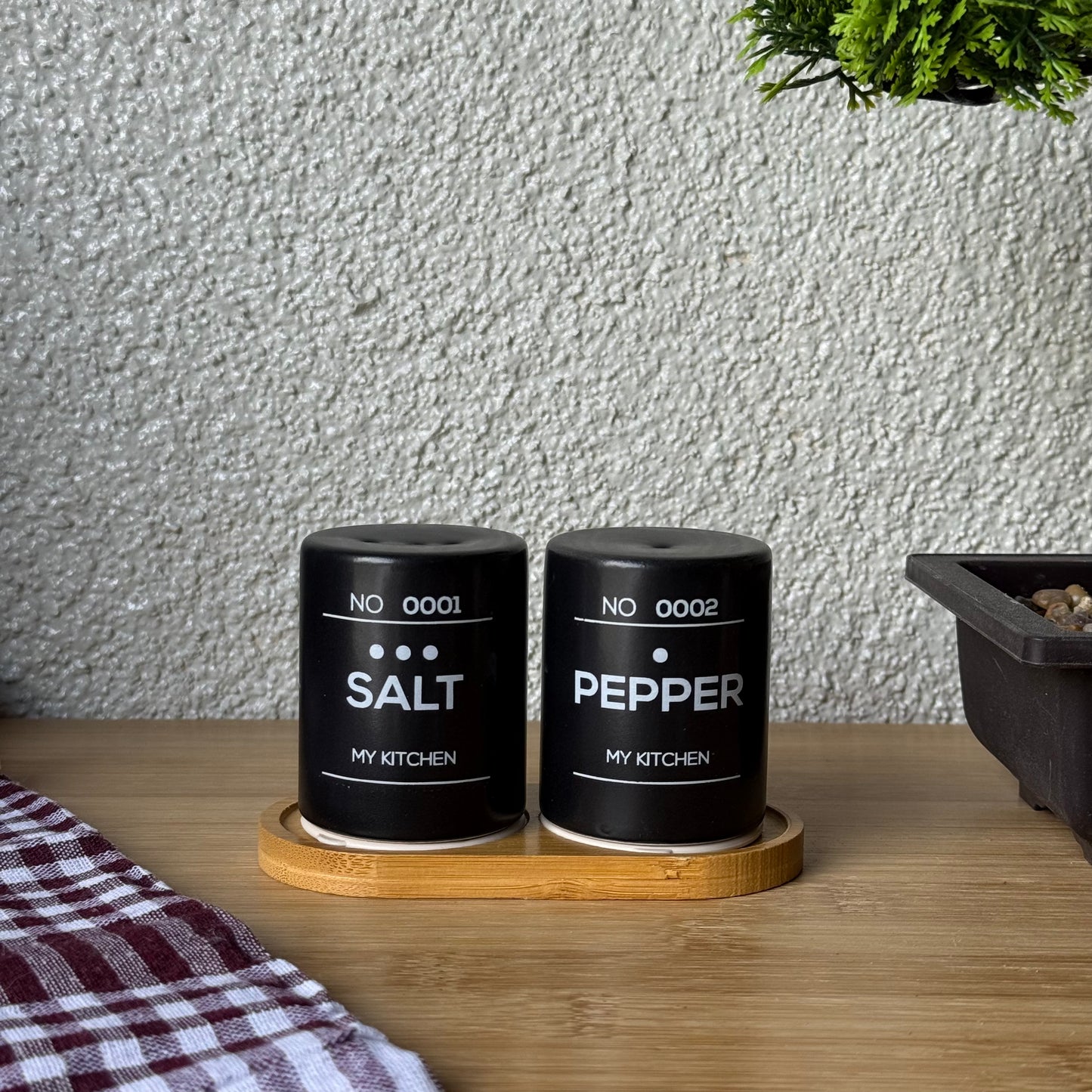 Tutku Bambu Standlı İkili Tuzluk Seti Siyah