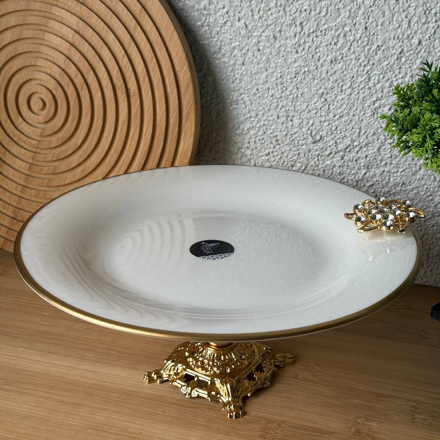 Broş Gold Yaldızlı Porselen Ayaklı Sunumluk 25 cm Kod:3508