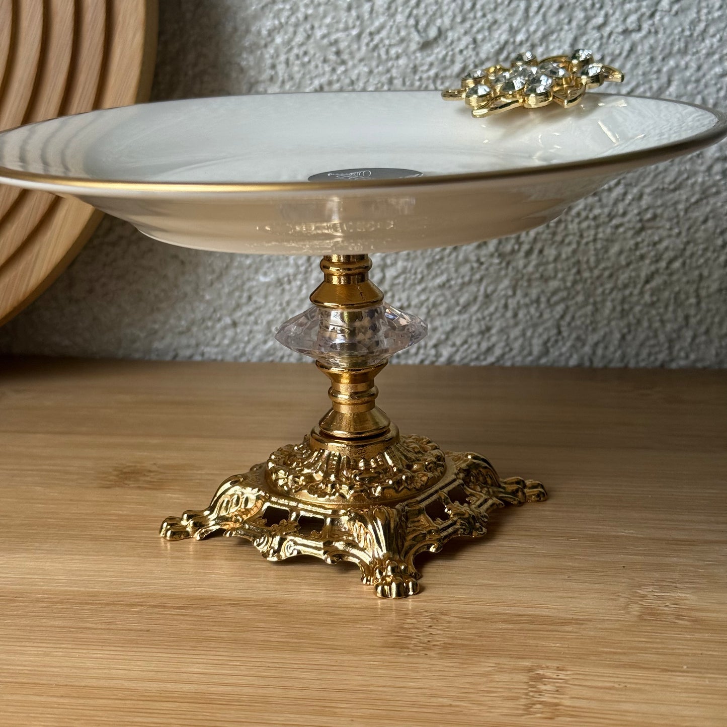 Broş Gold Yaldızlı Porselen Sunumluk Ayaklı 19 cm Kod:3507