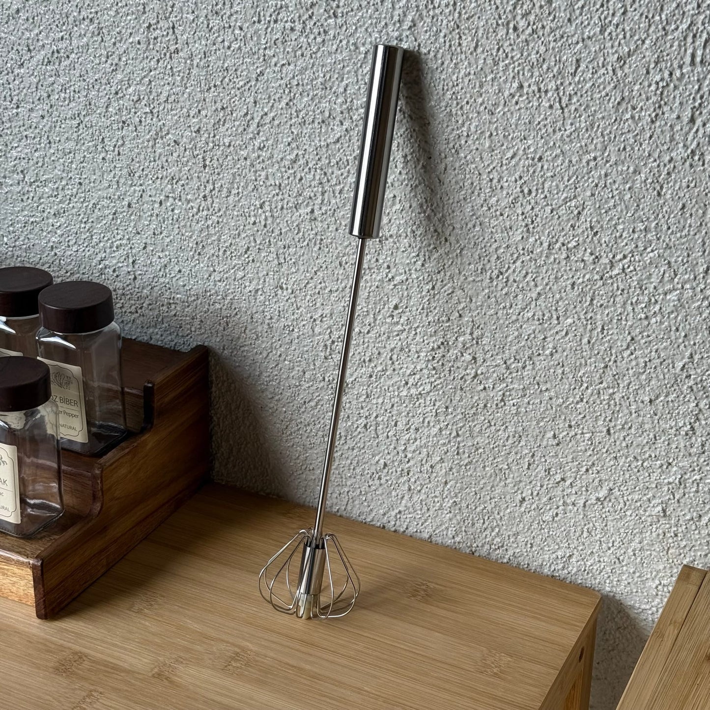 Sasha Basmalı Hareketli Metal Çırpıcı 35 cm (Süper Fiyat)