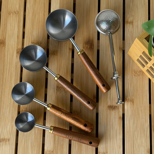 Modern Otomatik Bitki Çay Süzgeçi ve 4 Lü Ölçü Kaşık Seti