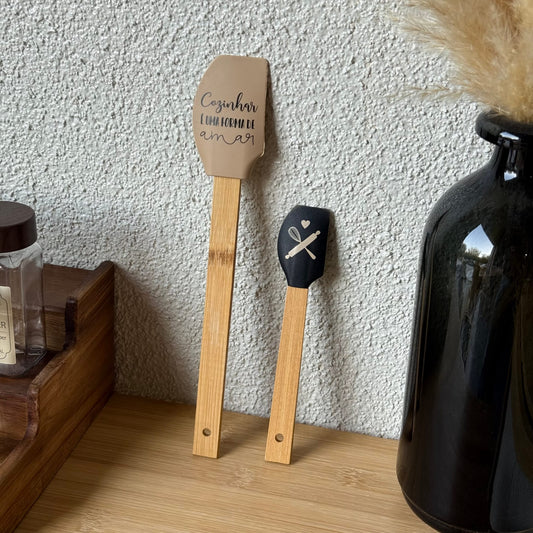 Medusa İki Boy Bambu Saplı Silikon Spatula Seti 27 cm ,18 cm Krem-Siyah