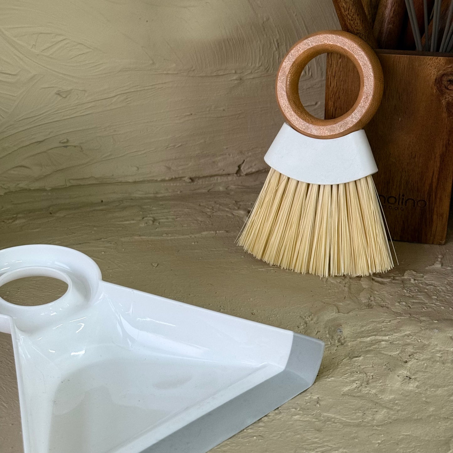 Marina Bambu Tutmalı Kırpıntı Toplayıcı Fırça Beyaz