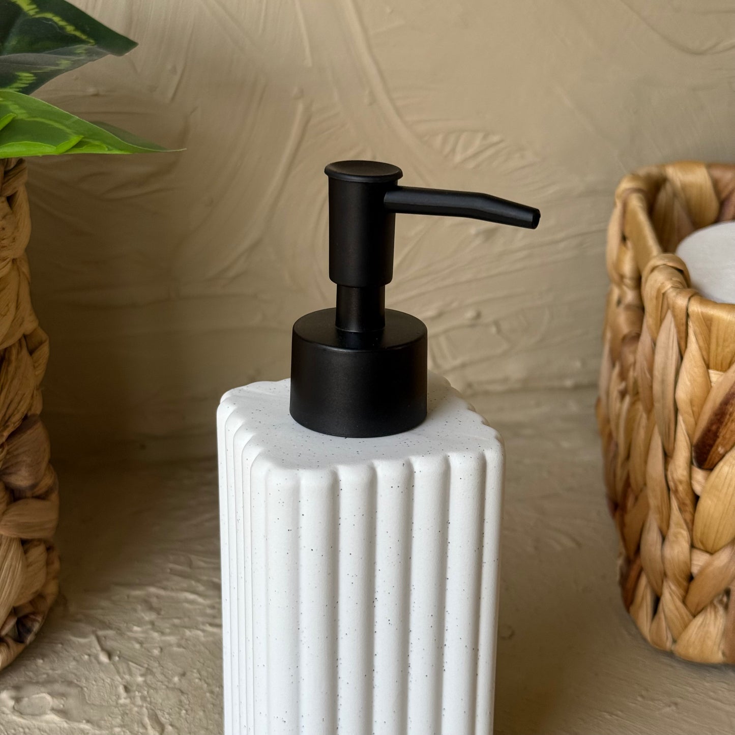 Line Porselen Sıvı Sabunluk Beyaz KOD:1446A