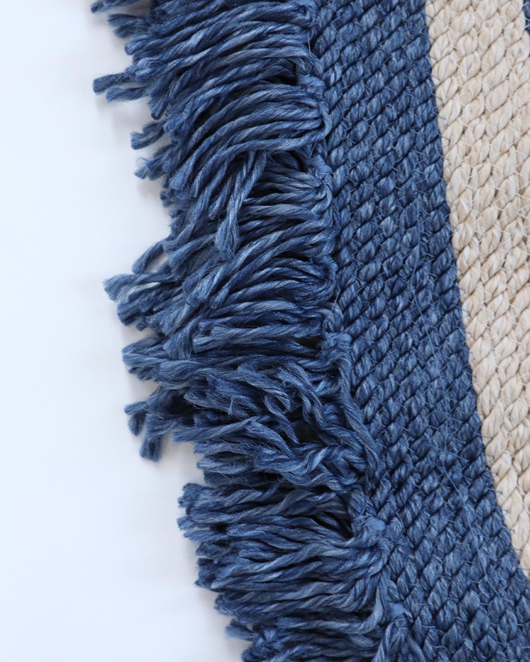 Tuuli Natural Halka Desenli El Dokuma Jüt Oval Halı – Premium Dekoratif Tasarım Mavi-Krem 80x150