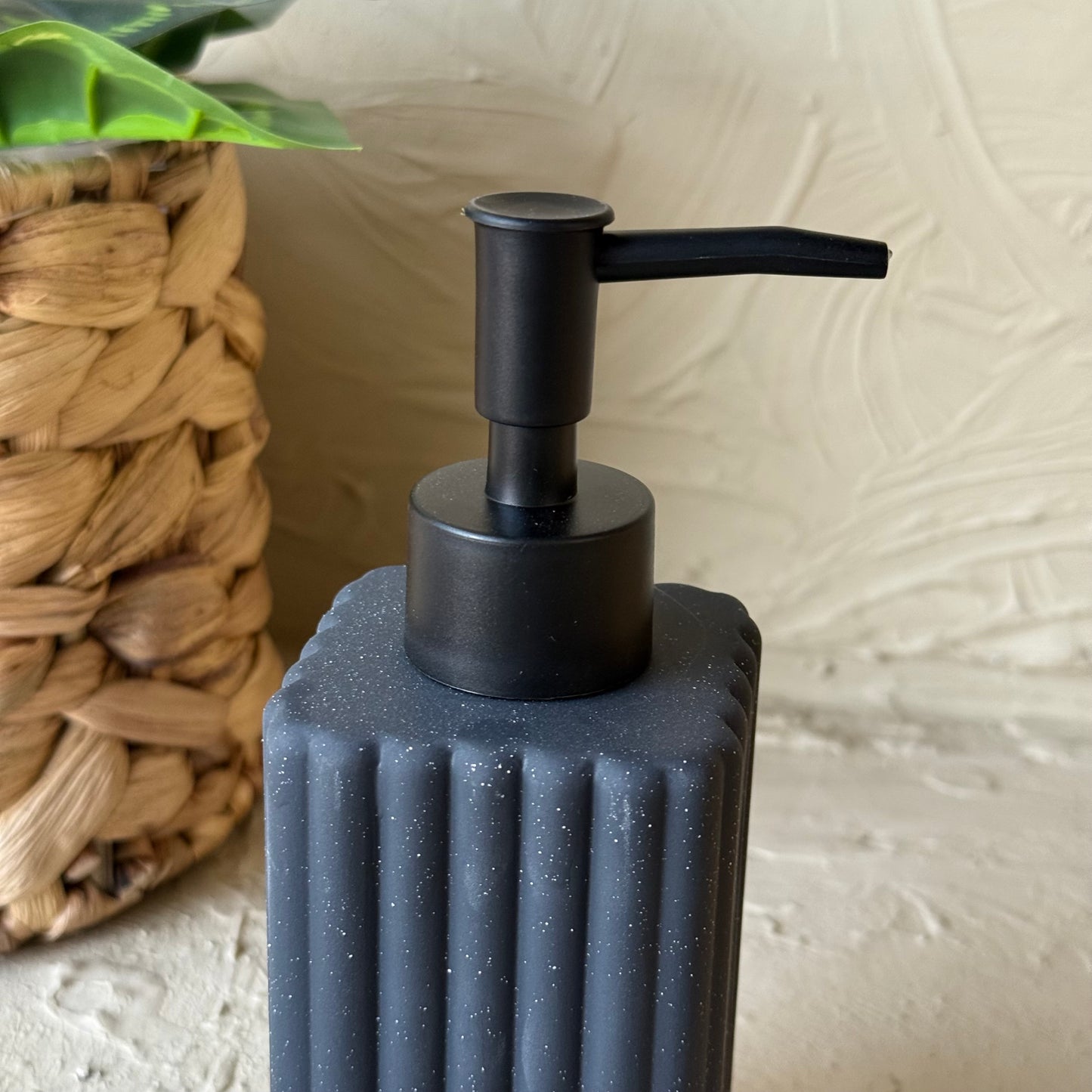 Line Porselen Sıvı Sabunluk Siyah KOD:1446A