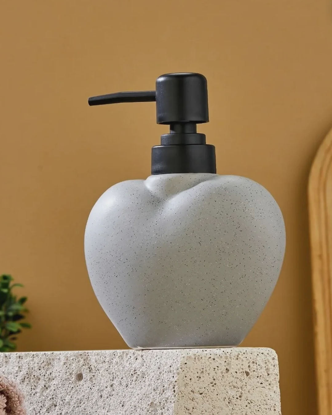 Kalp Şeklinde Seramik Sıvı Sabunluk 280 ml Gri 3884