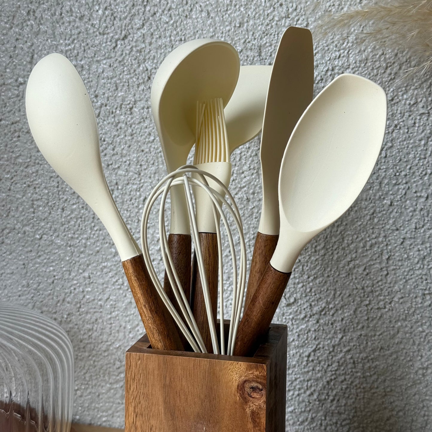 Molino Akasya Ağacı Standlı Silikon Mutfak Seti 8 Parça Krem