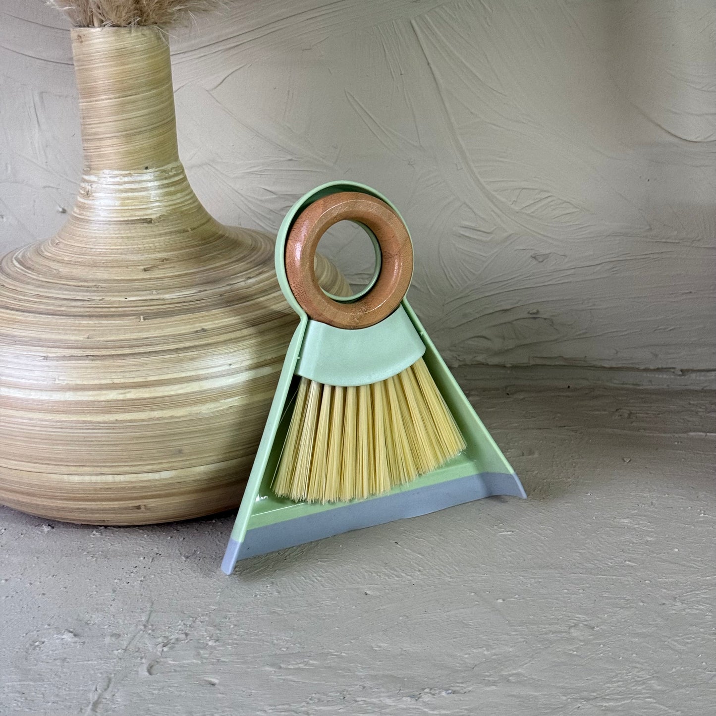 Marina Bambu Tutmalı Kırpıntı Toplayıcı Fırça Yeşil