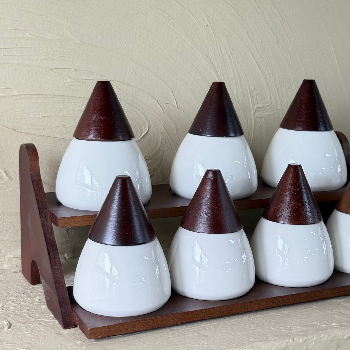 Buenos Akasya Ağacı Standlı 8 Parça Baharatlık Takımı