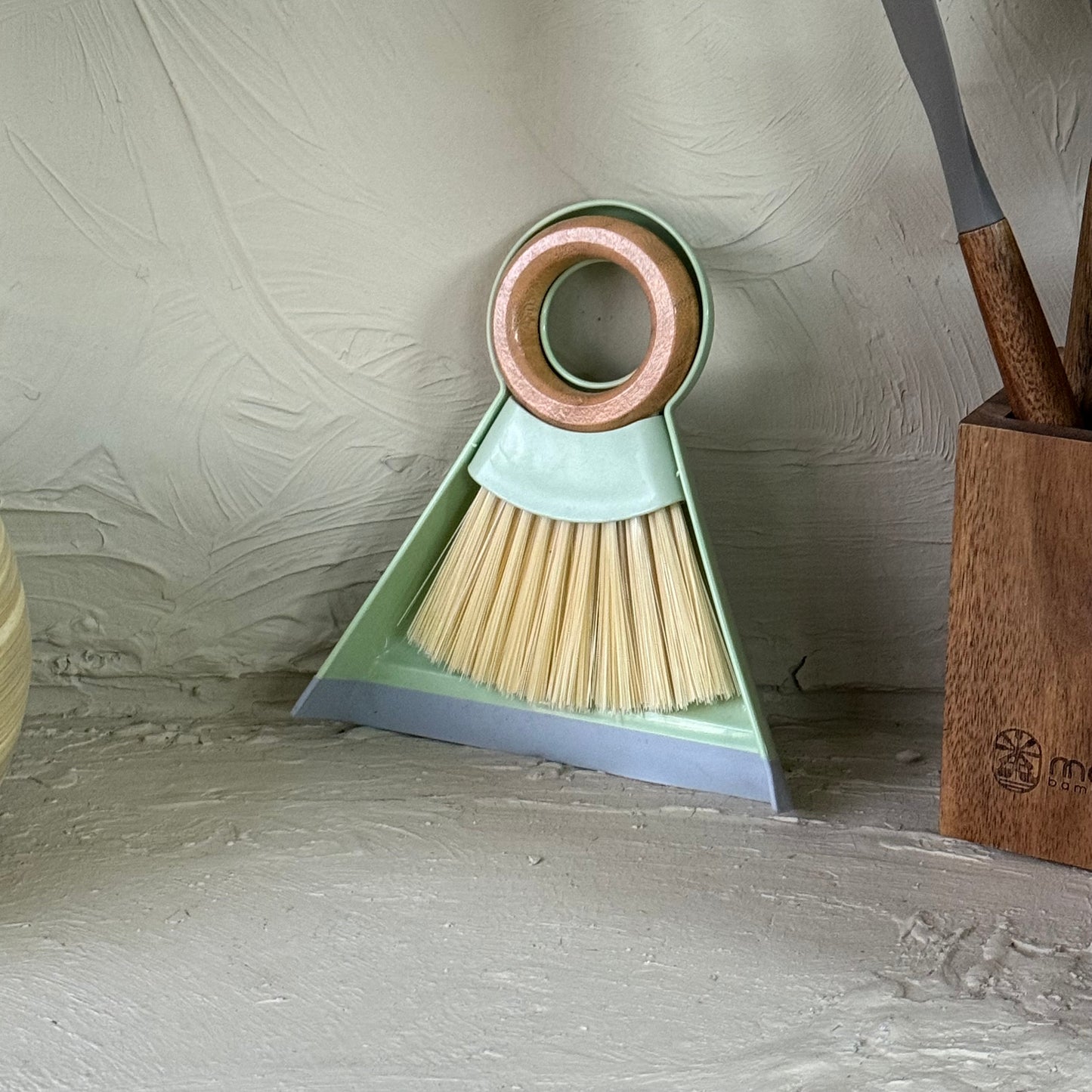 Marina Bambu Tutmalı Kırpıntı Toplayıcı Fırça Yeşil