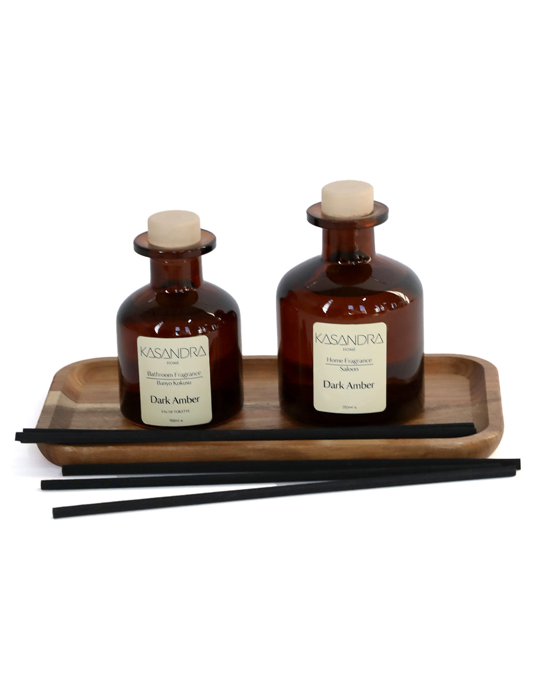 Dark Amber Premium Çubuklu Oda ve Banyo Kokusu Seti – Ahşap Standlı Dekoratif Cam Şişe – 150 ml & 250 ml Krem