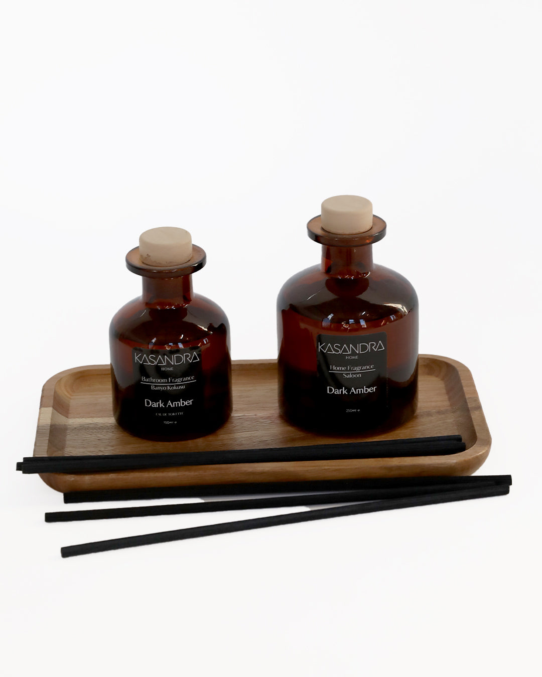 Dark Amber Premium Çubuklu Oda ve Banyo Kokusu Seti – Ahşap Standlı Dekoratif Cam Şişe – 150 ml & 250 ml Siyah