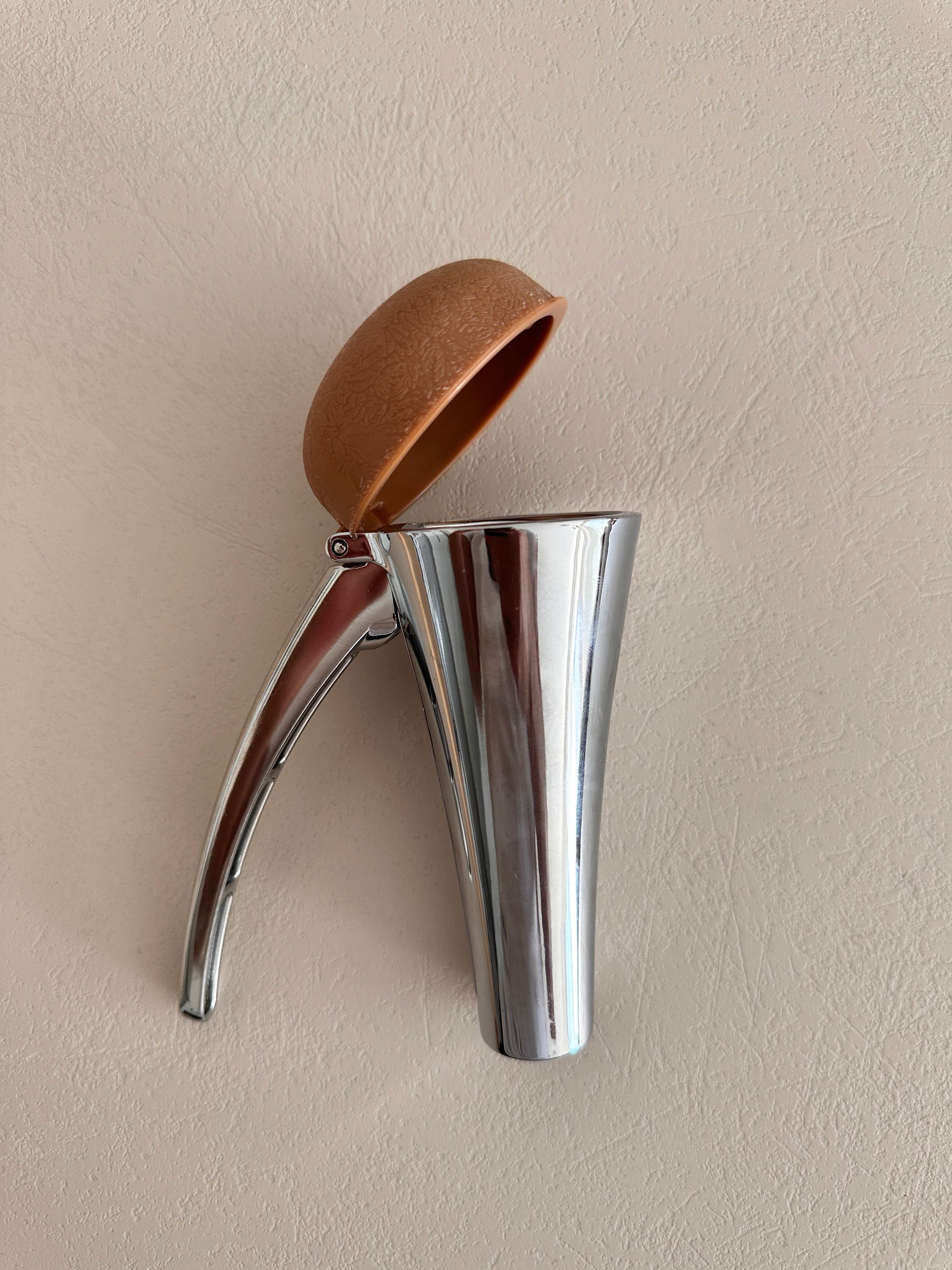 Paslanmaz Çelik Ceviz Kıracağı
Premium Metal Ergonomik Kollu Güçlü Dişli Sistem Tr-7311