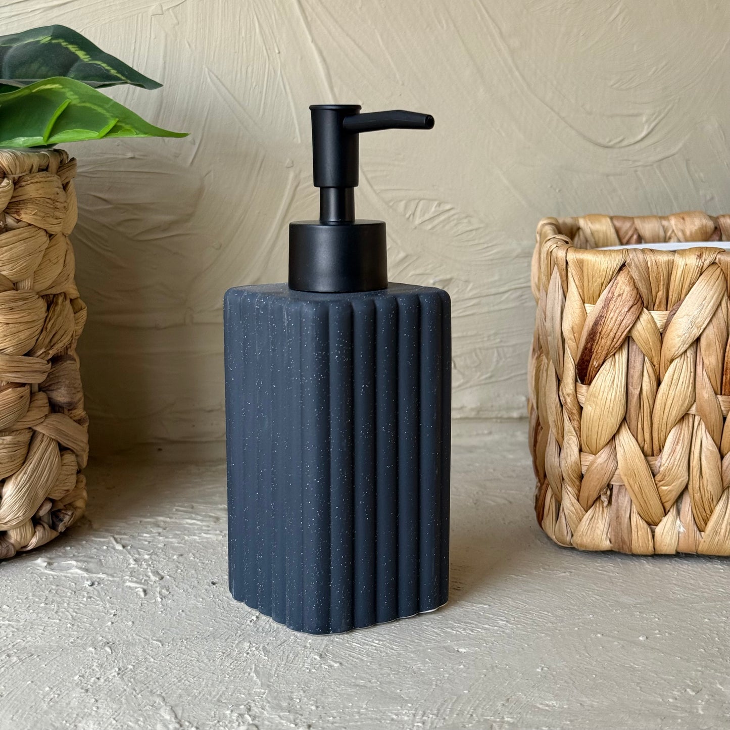 Line Porselen Sıvı Sabunluk Siyah KOD:1446A