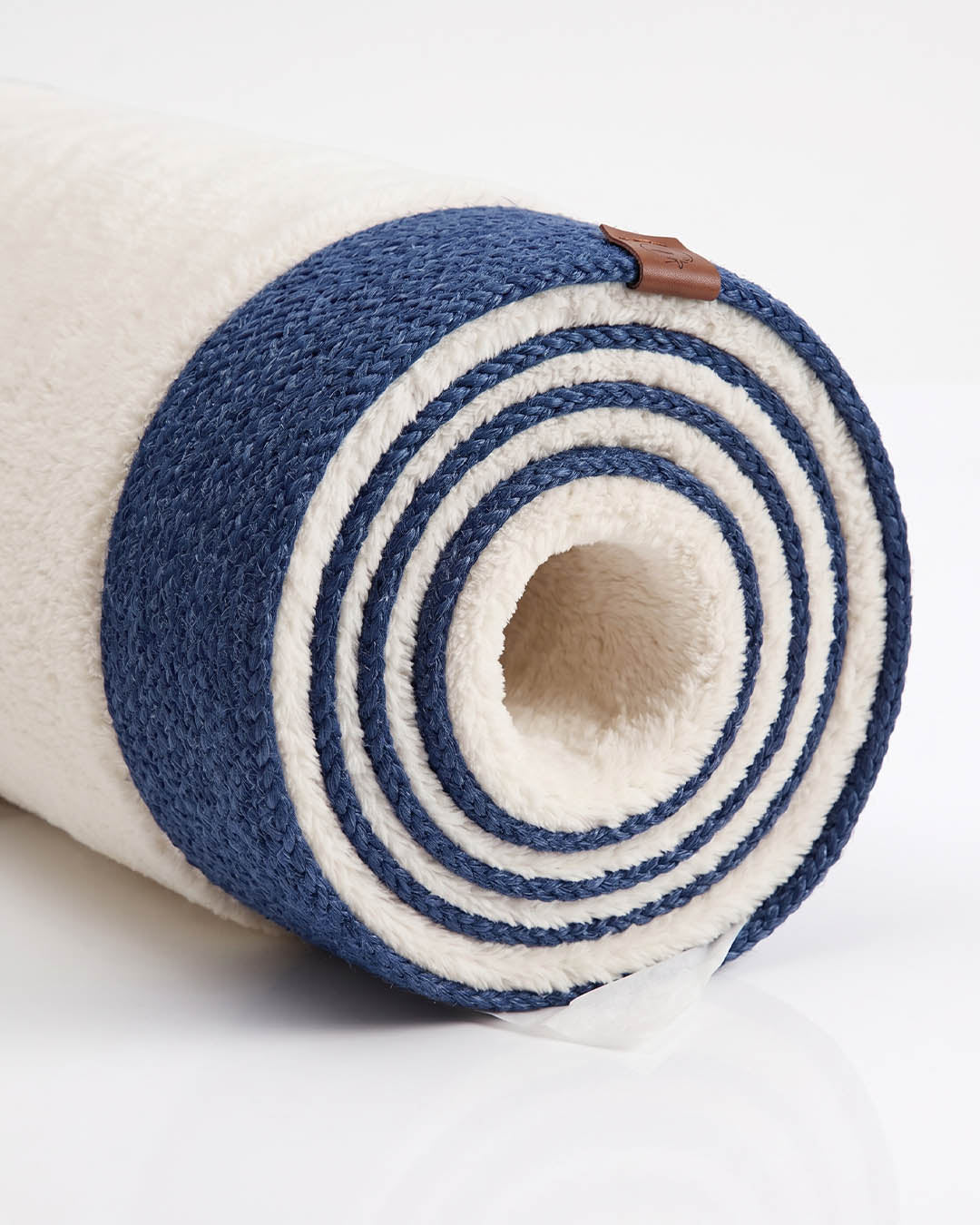 Tuuli Lüks Pelüş Paspas (80x150 cm) – İskandinav Tarzı Yumuşaklık ve Üstün Kalite
