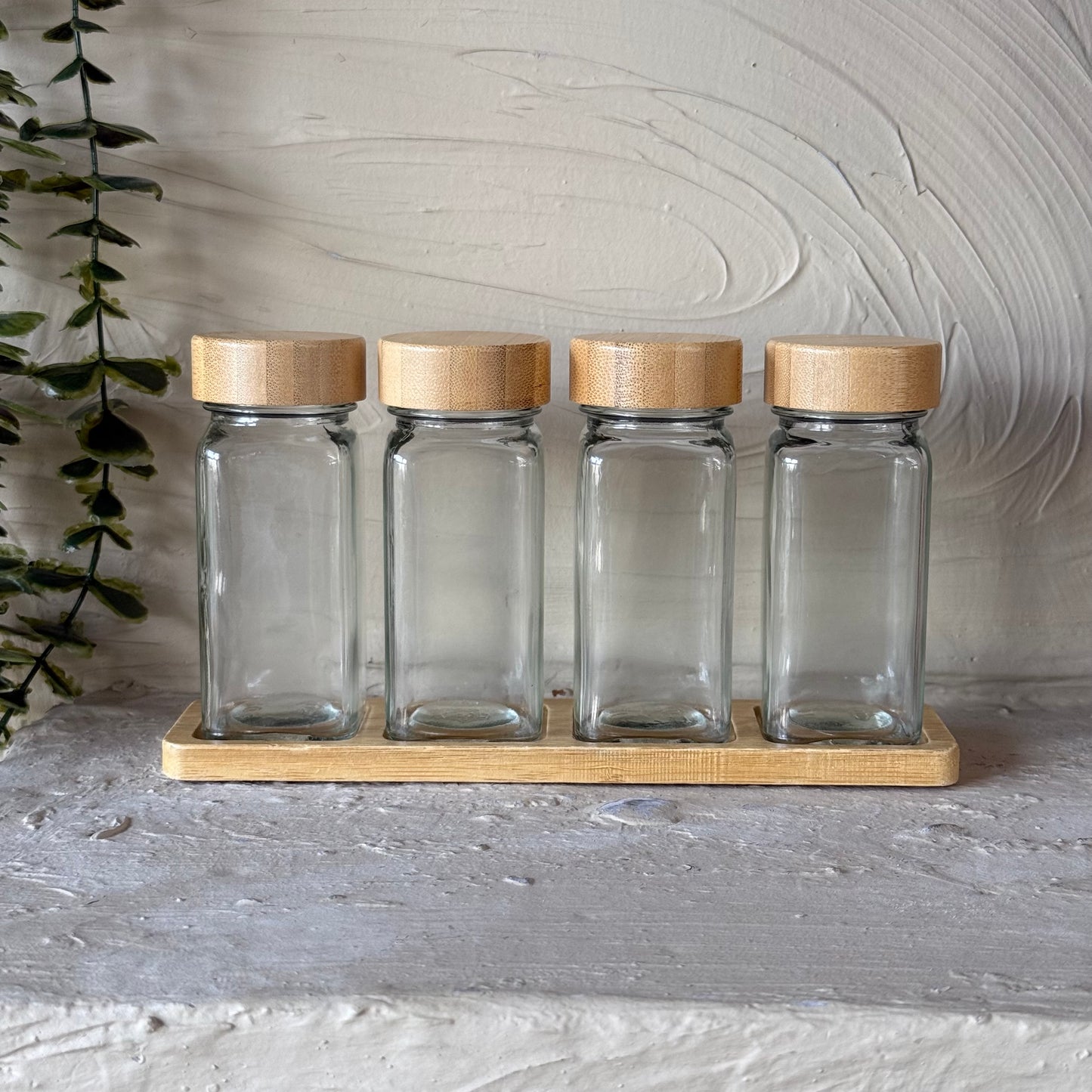 Folly Bambu Standlı 4 Lü Cam Baharatlık Seti KOD:KT-103
