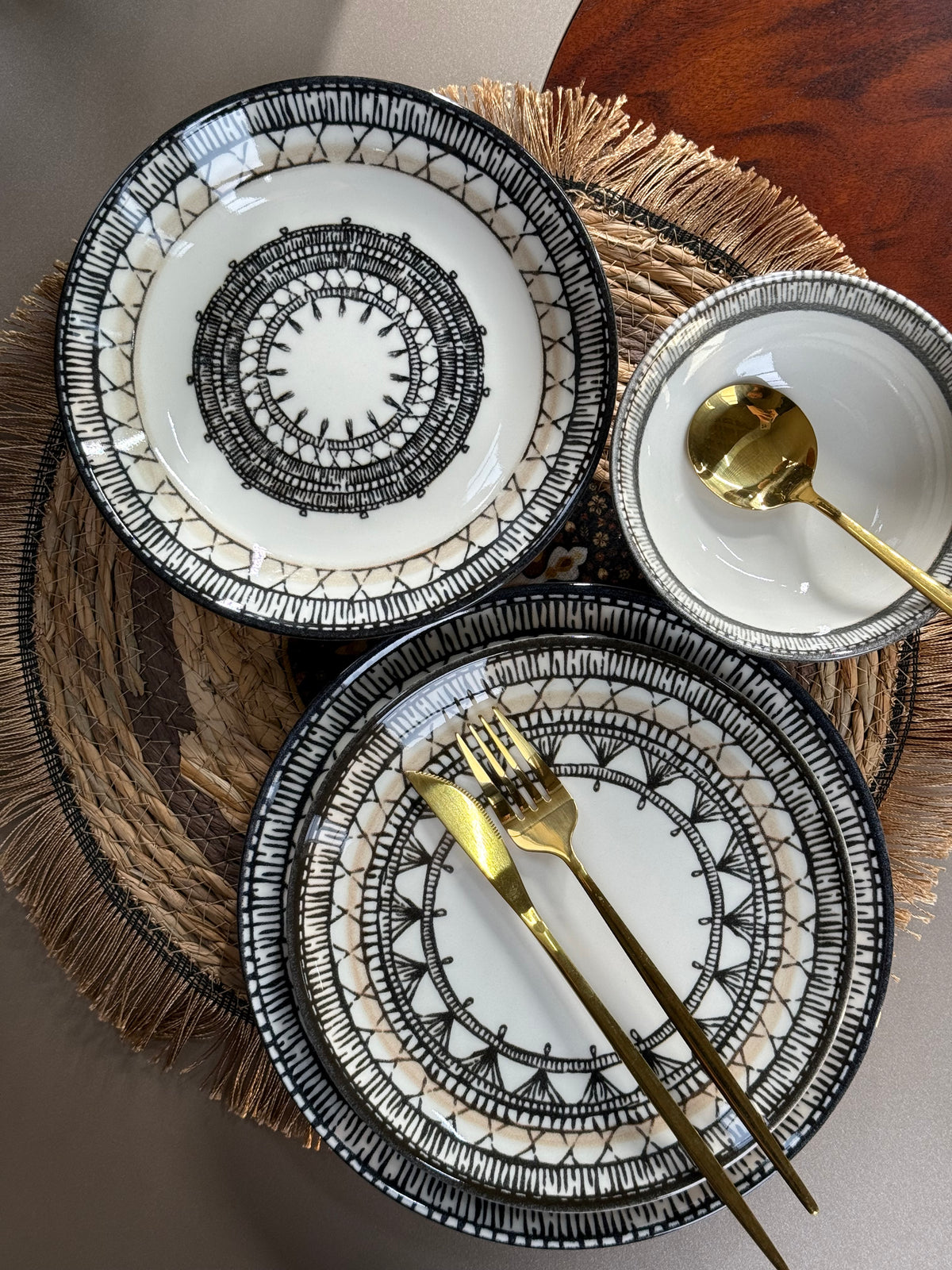 Black-White 24 Parça Porselen Yemek Takımı 6 Kişilik (stately)