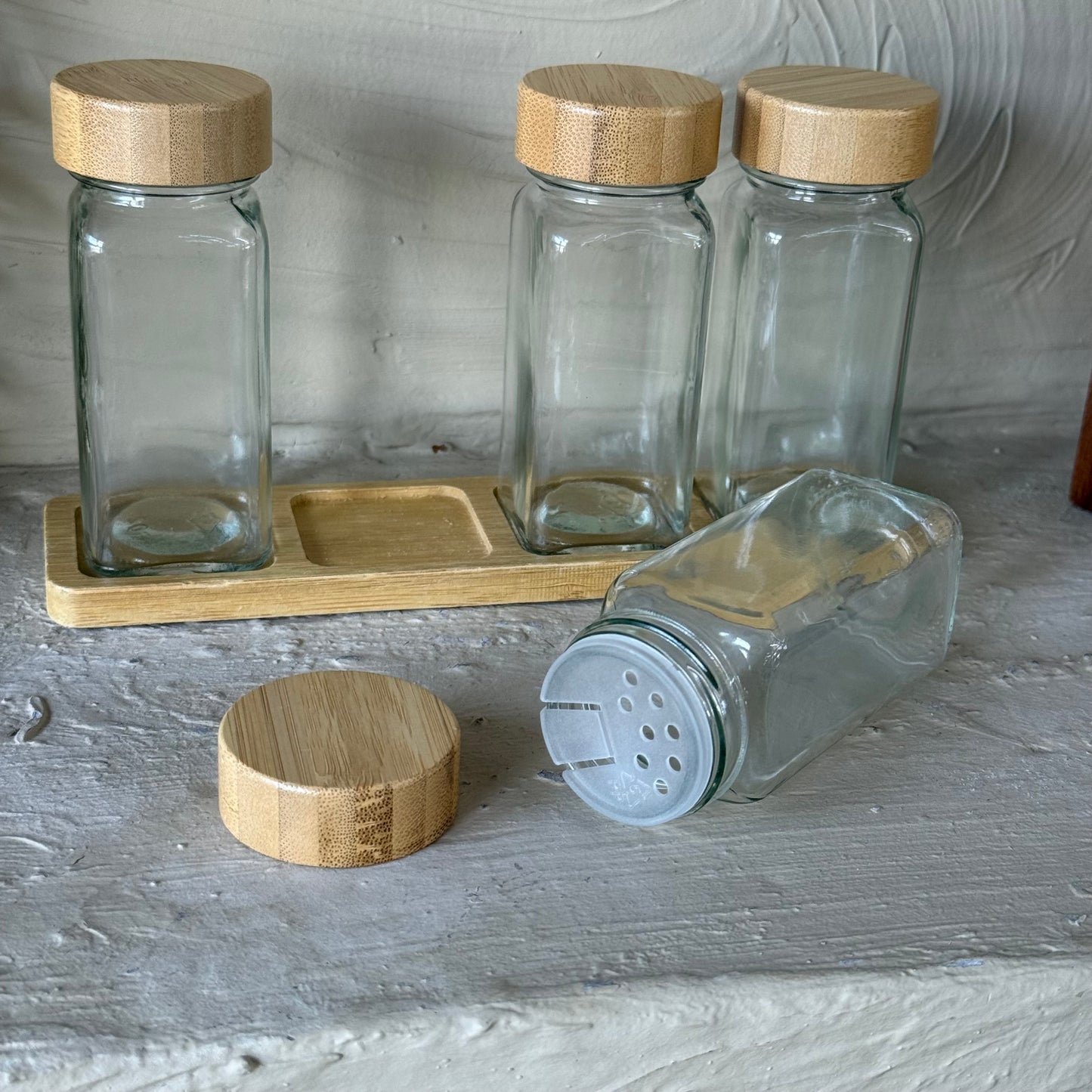 Folly Bambu Standlı 4 Lü Cam Baharatlık Seti KOD:KT-103