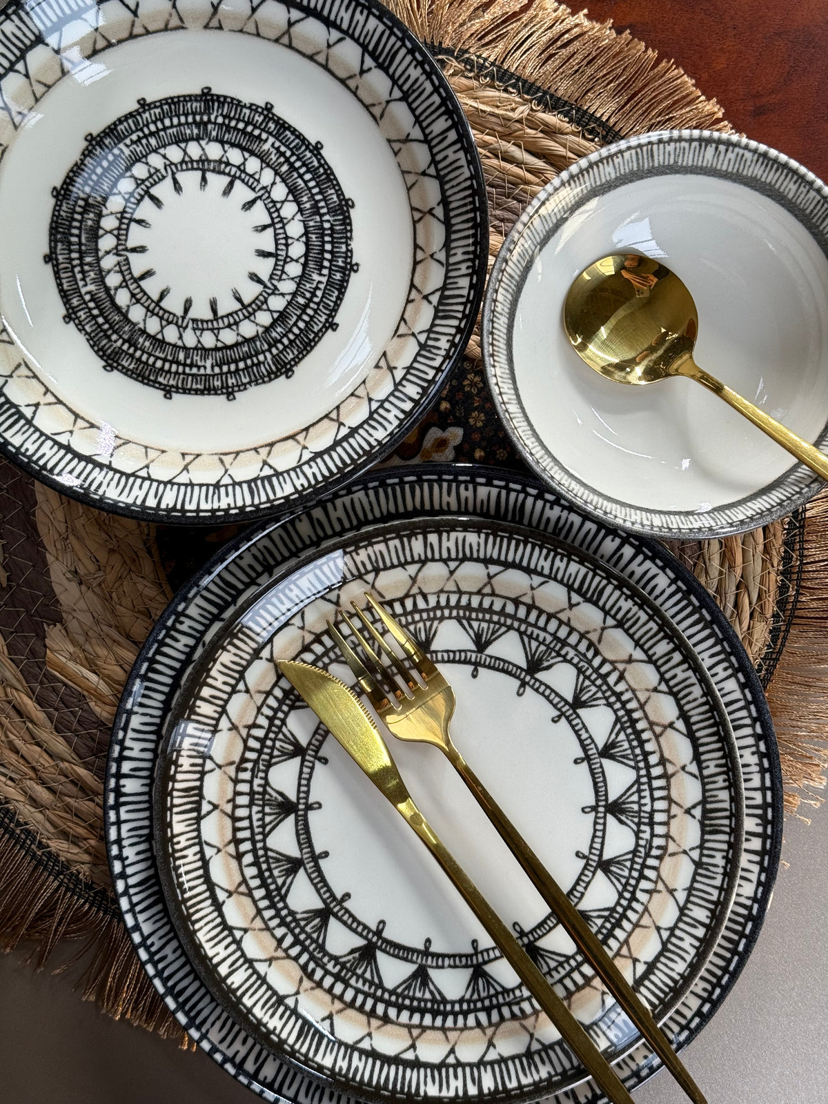 Black-White 24 Parça Porselen Yemek Takımı 6 Kişilik (stately)