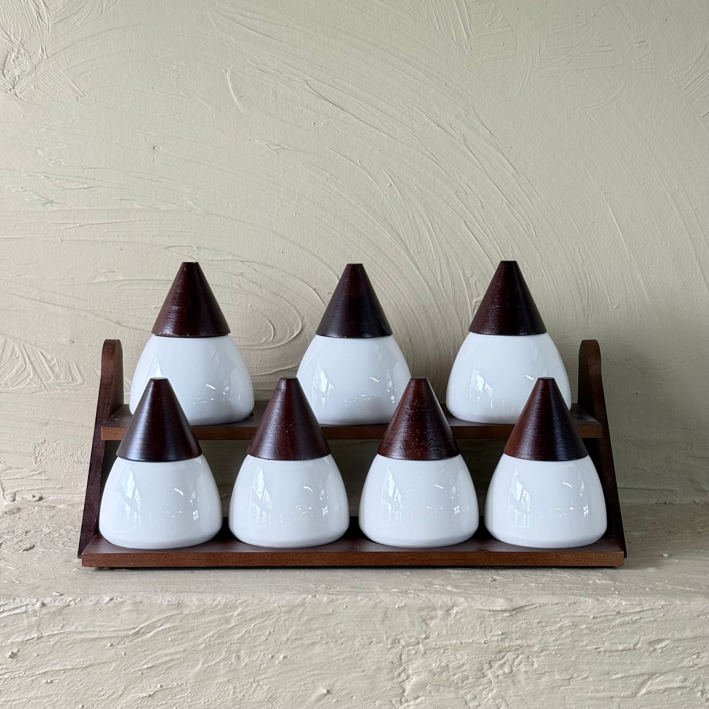 Buenos Akasya Ağacı Standlı 8 Parça Baharatlık Takımı