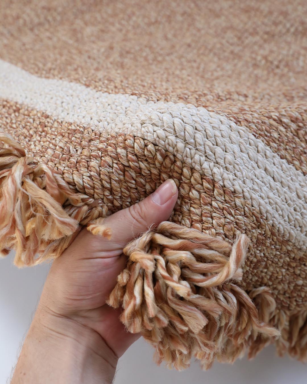 Tuuli Natural Halka Desenli El Dokuma Jüt Oval Halı – Premium Dekoratif Tasarım Kahve-Krem 80x150