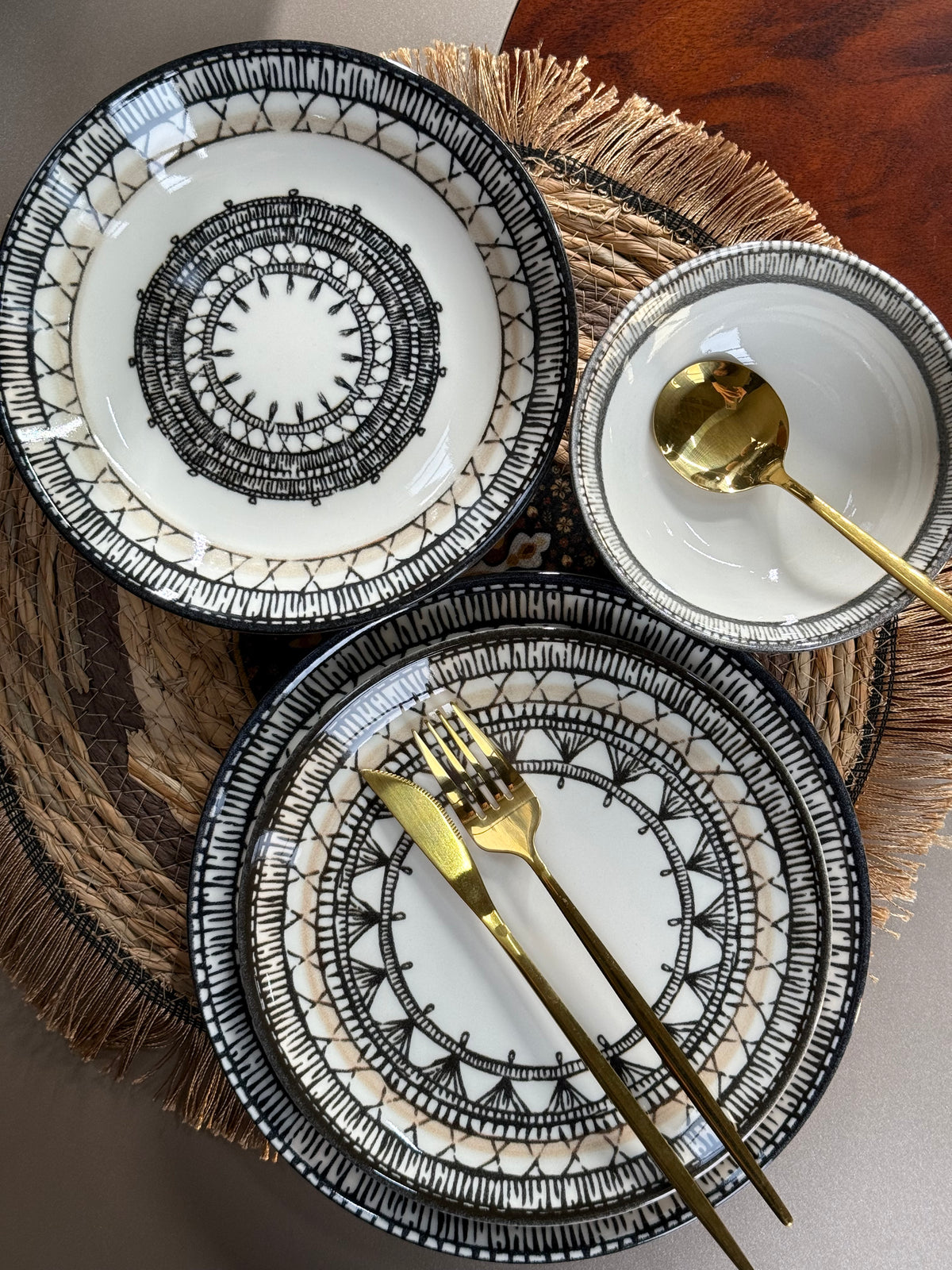 Black-White 24 Parça Porselen Yemek Takımı 6 Kişilik (stately)