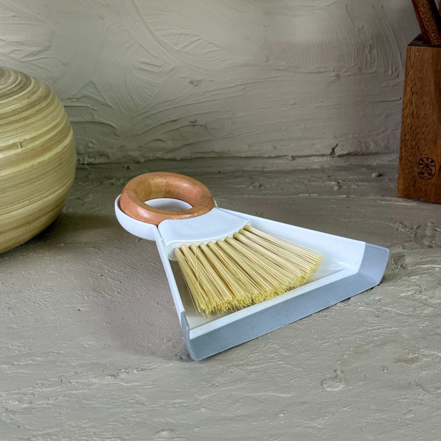 Marina Bambu Tutmalı Kırpıntı Toplayıcı Fırça Beyaz