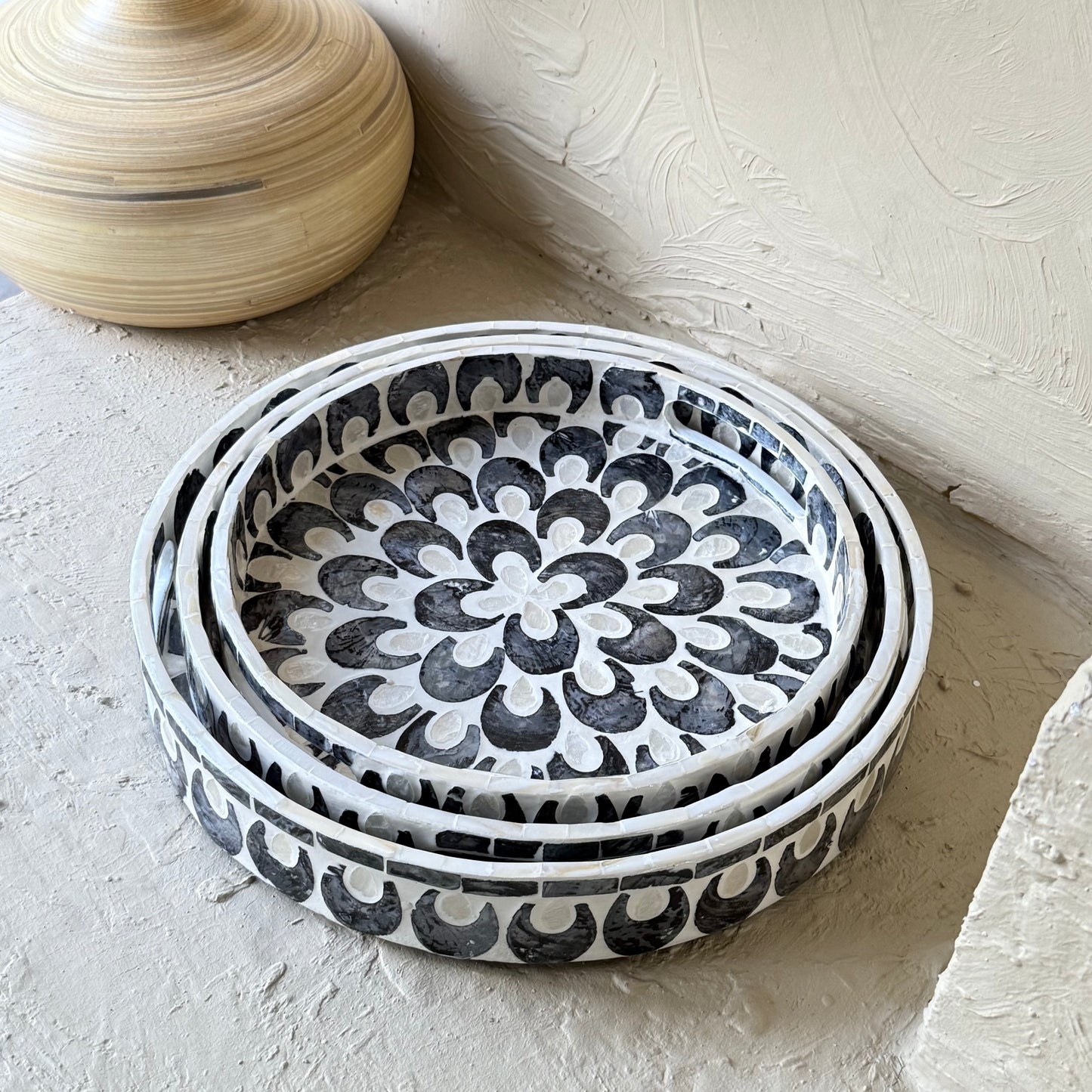 SVR Sedef 3 Lü Yuvarlak Tepsi Seti KOD:61874  Siyah Çiçek