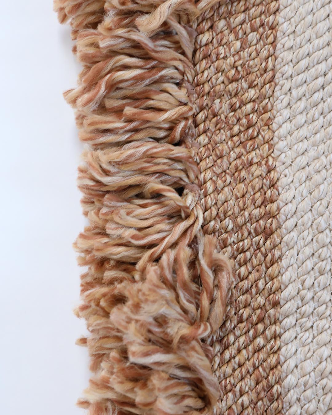 Tuuli Natural Halka Desenli El Dokuma Jüt Oval Halı – Premium Dekoratif Tasarım Kahve-Krem 80x150
