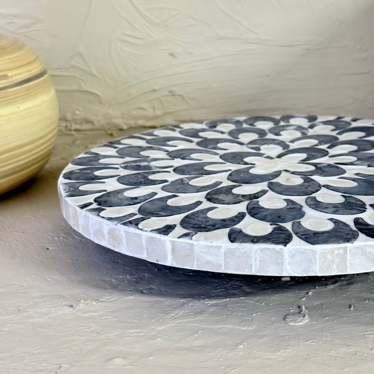 SVR Sedef Dönen Yuvarlak Sunumluk KOD:6183 Siyah-Çiçek