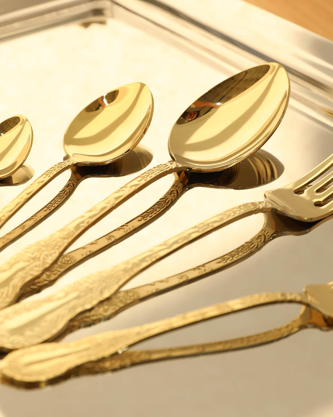 Gold Oymalı Lüks Çatal Kaşık Takımı - 18/10 Paslanmaz Çelik Özel Tasarım Sofra Seti