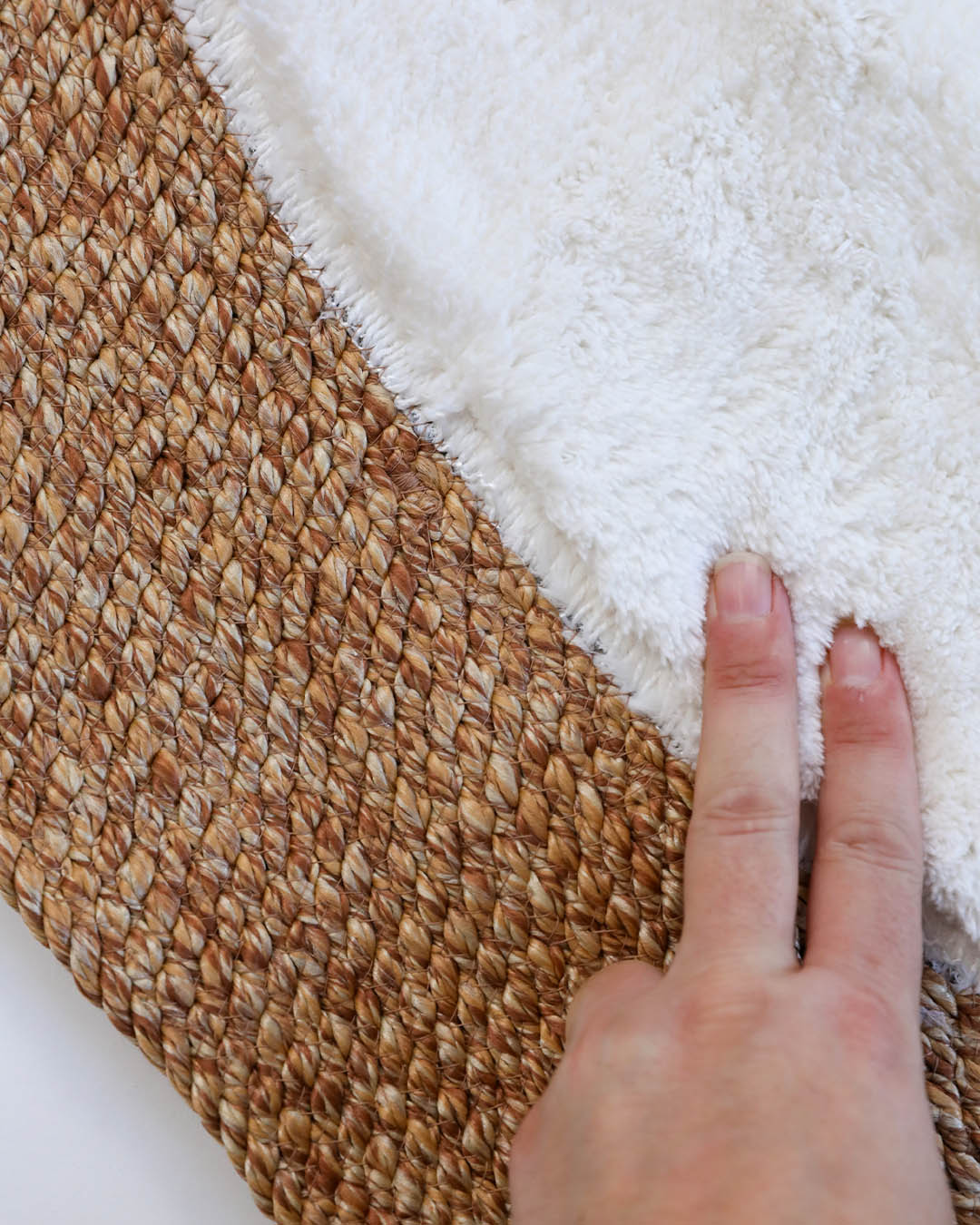 Doğal Lif Örgülü Peluş Dokulu Yuvarlak Dekoratif Halı Tuuli 100x100