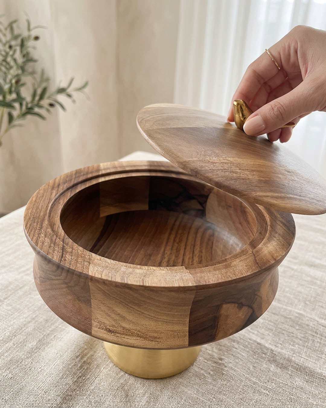Aura Wood & Gold – Pirinç Kuş Detaylı Masif Ahşap Sunumluk & Şekerlik 16008-1