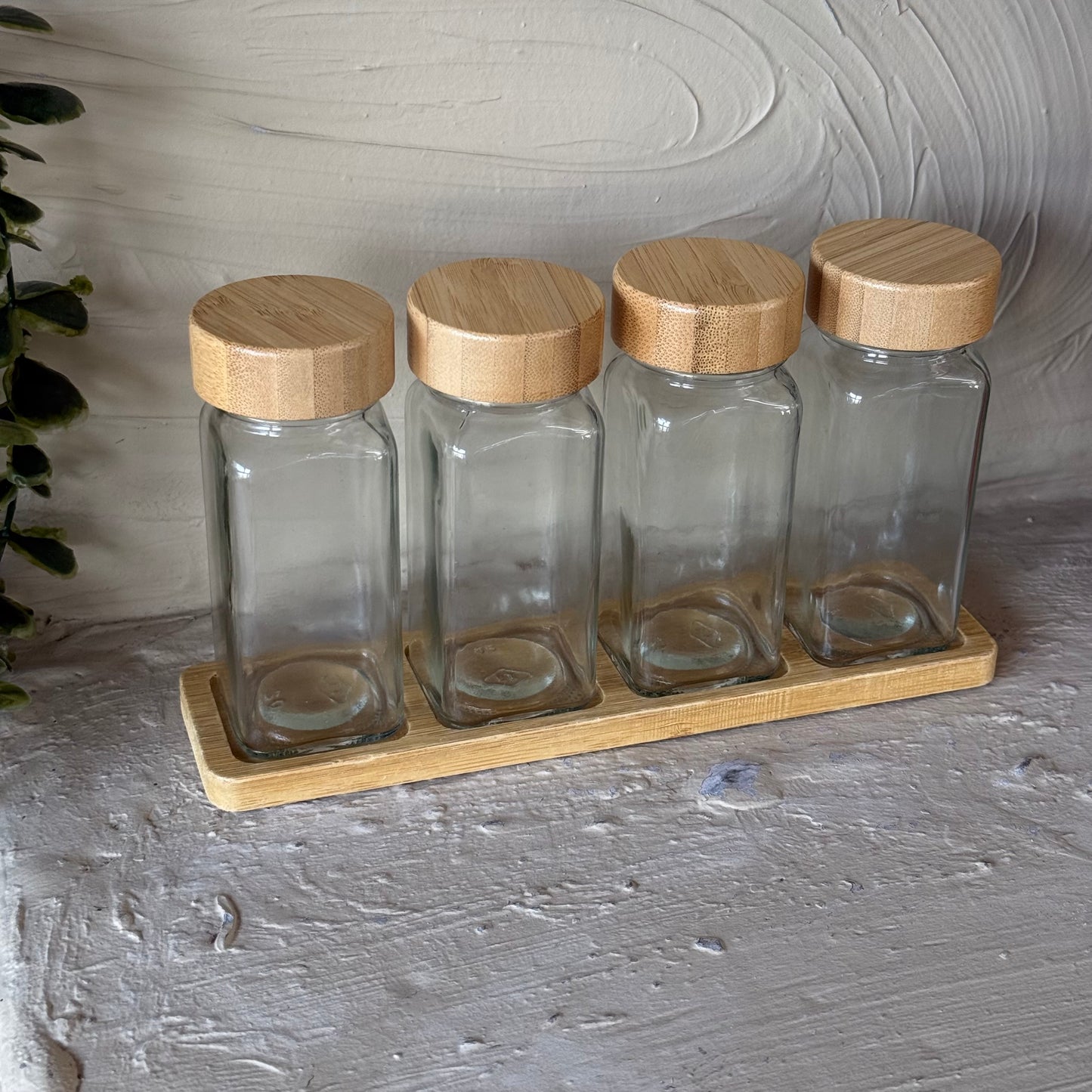Folly Bambu Standlı 4 Lü Cam Baharatlık Seti KOD:KT-103