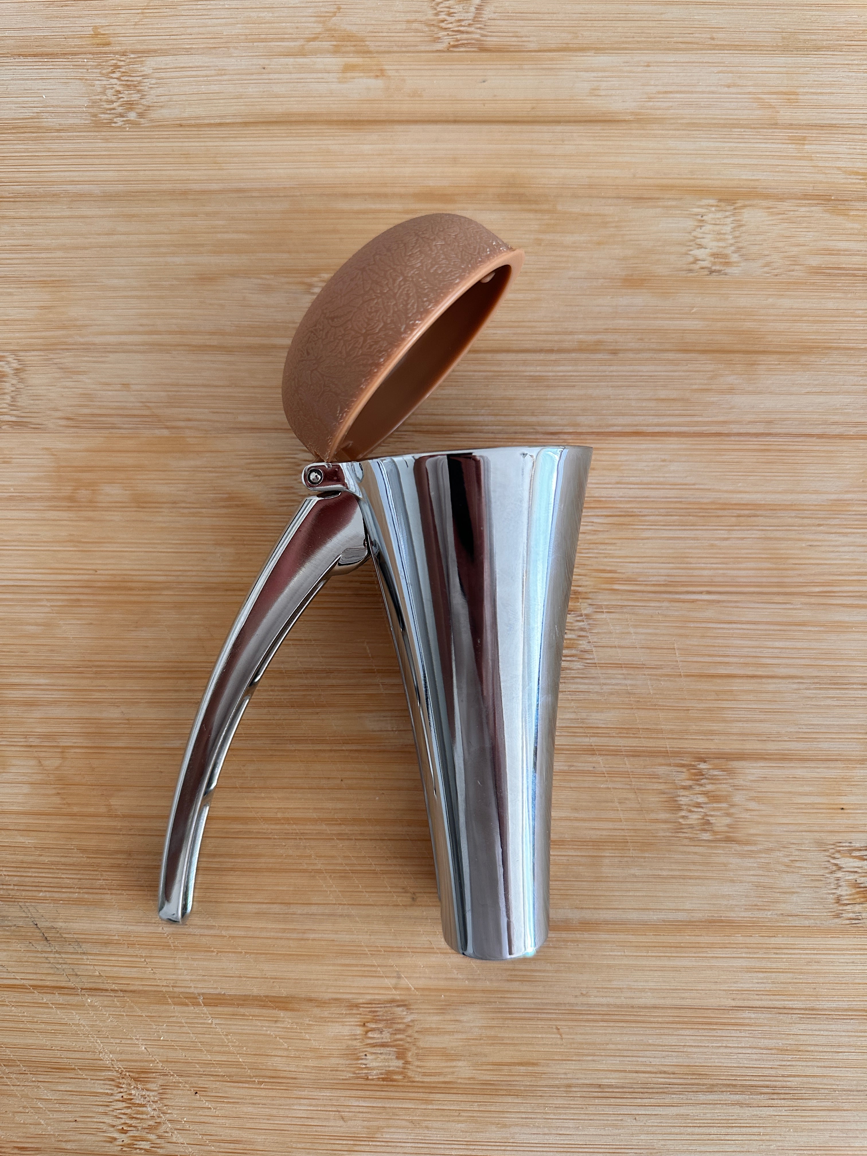 Paslanmaz Çelik Ceviz Kıracağı
Premium Metal Ergonomik Kollu Güçlü Dişli Sistem Tr-7311