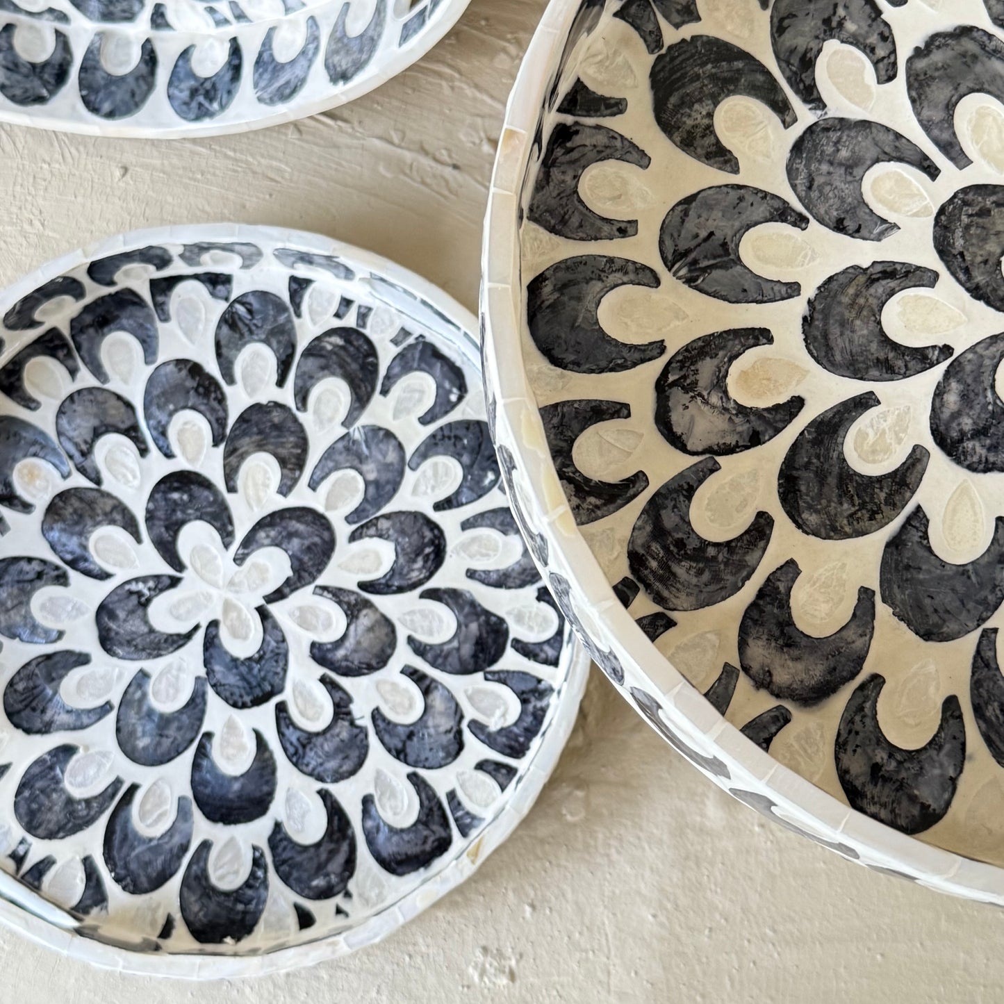 SVR Sedef 3 Lü Yuvarlak Tepsi Seti KOD:61874  Siyah Çiçek