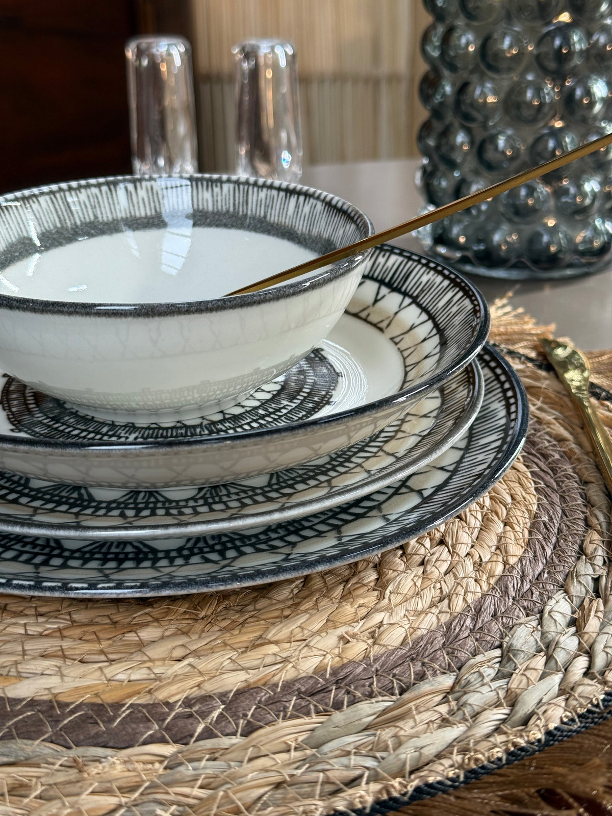 Black-White 24 Parça Porselen Yemek Takımı 6 Kişilik (stately)