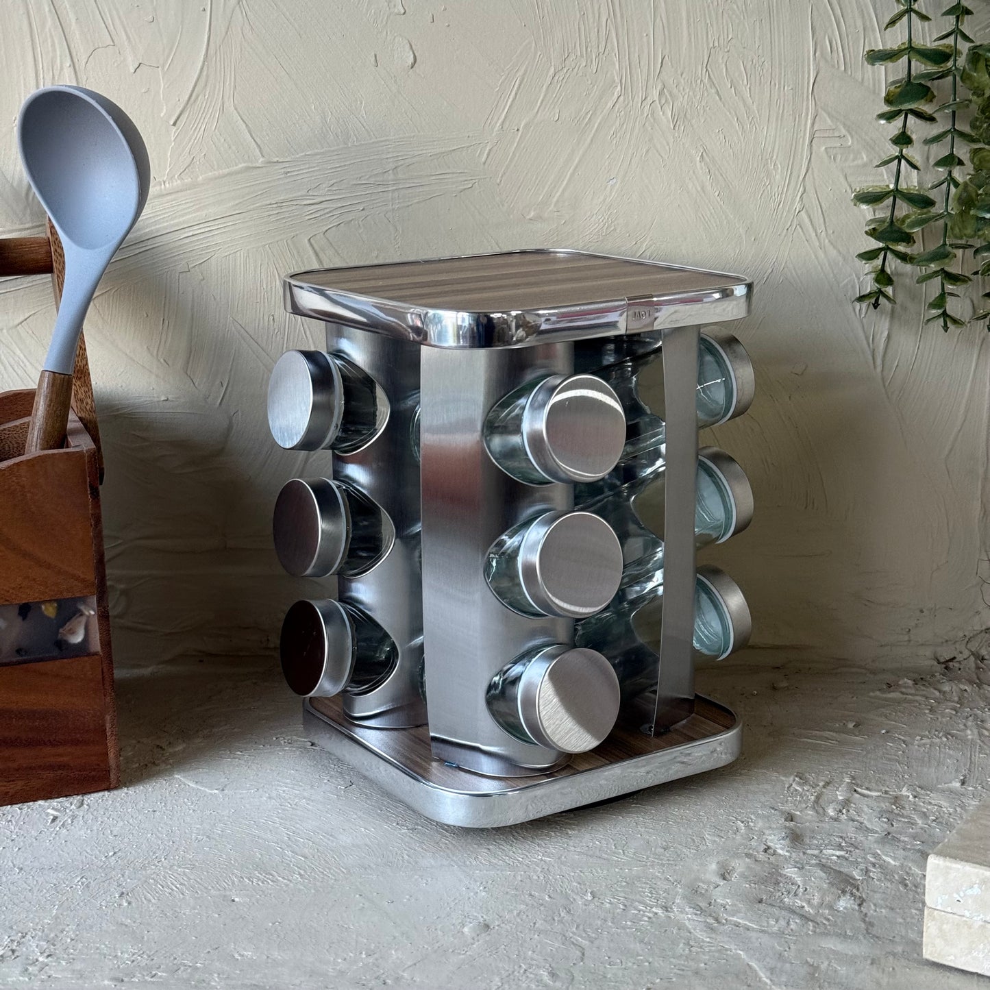 SVR Dönerli Standlı Kare Metal Kapaklı 12 Li  Baharatlık Seti Ahşap-Gümüş KOD:710