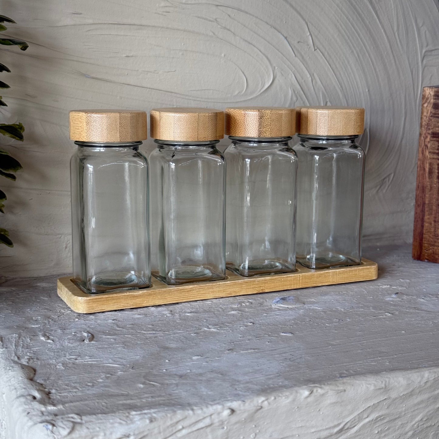 Folly Bambu Standlı 4 Lü Cam Baharatlık Seti KOD:KT-103