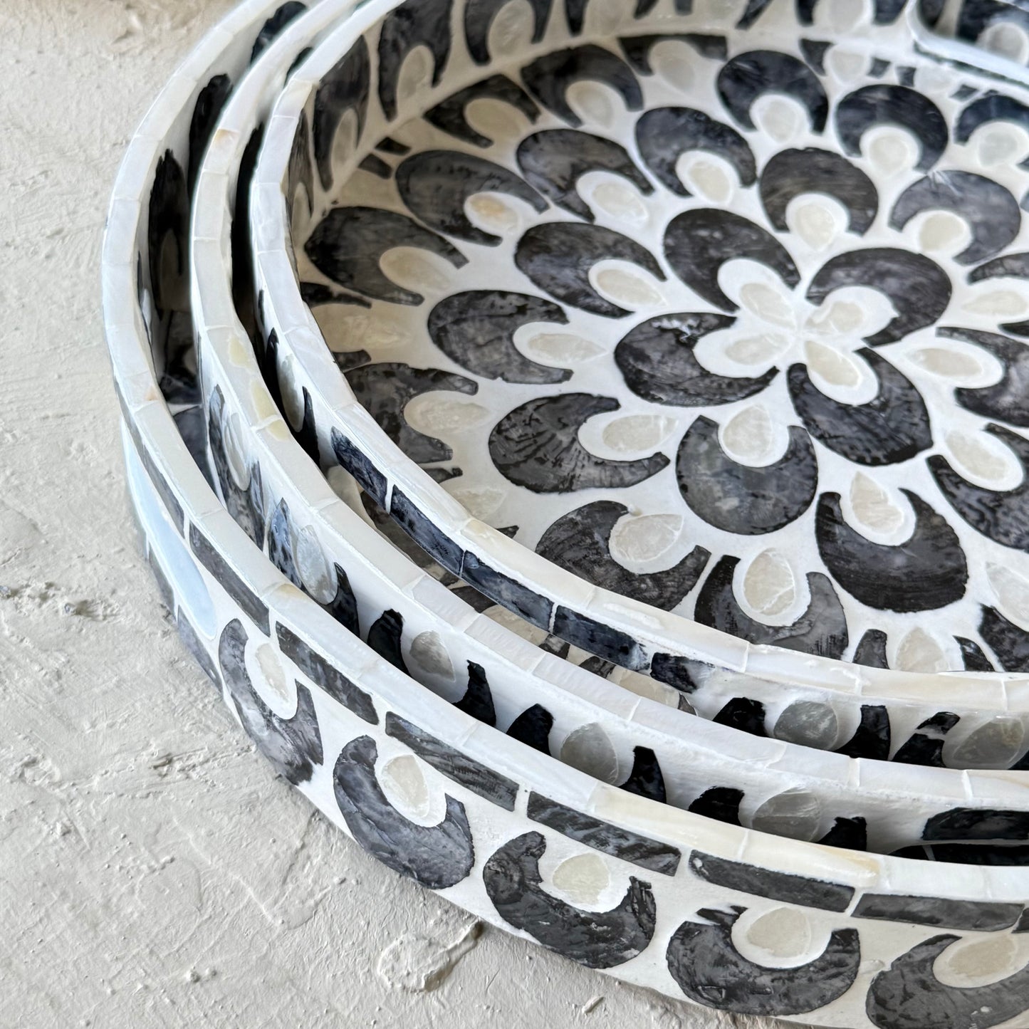 SVR Sedef 3 Lü Yuvarlak Tepsi Seti KOD:61874  Siyah Çiçek