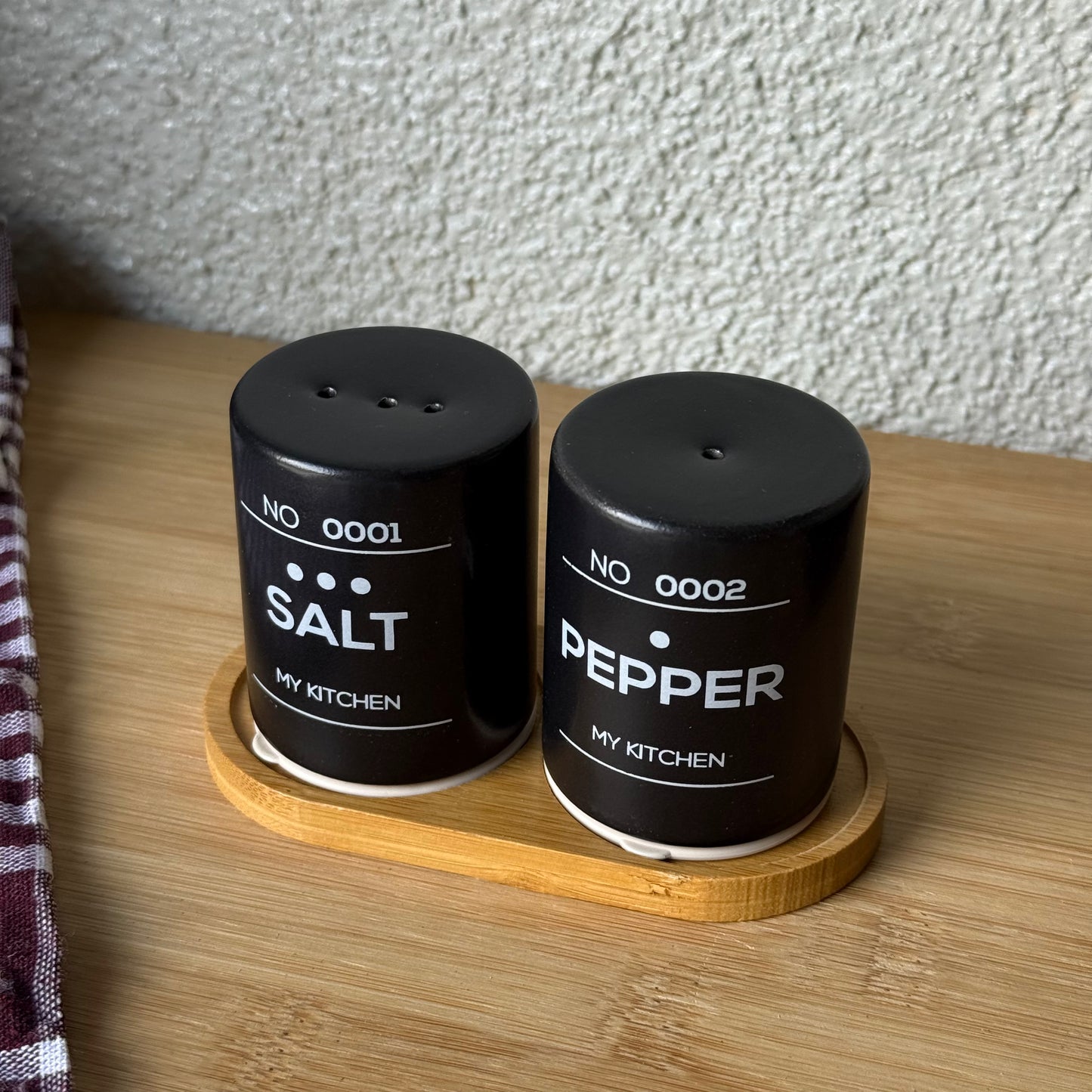 Tutku Bambu Standlı İkili Tuzluk Seti Siyah